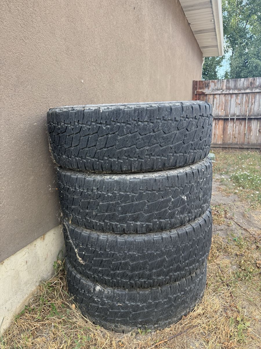 Used General Grabber HTS 245/75R17 All-Season Light Truck/SUV Tires (Set of 4)