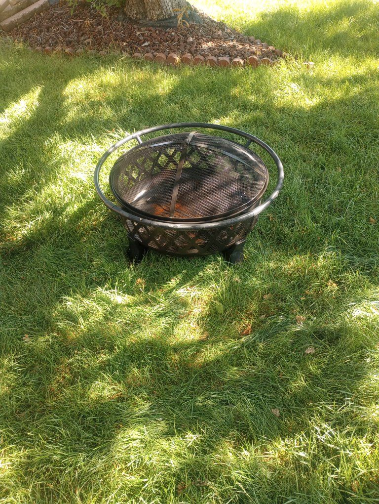 Round Black Metal Fire Pit with Mesh Screen and Cover - Used Condition