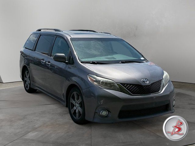2017 Toyota Sienna SE Premium 8-Passenger