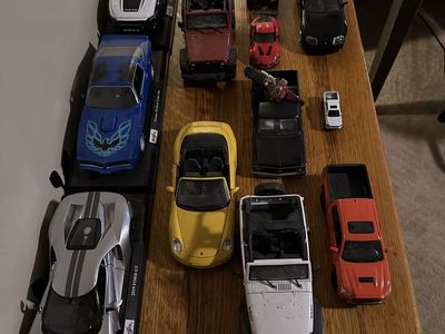 Maisto Die-Cast Car Collection: Ford GT, Porsche, Jeeps, Toyota Supra & More - Mixed Scale Models
