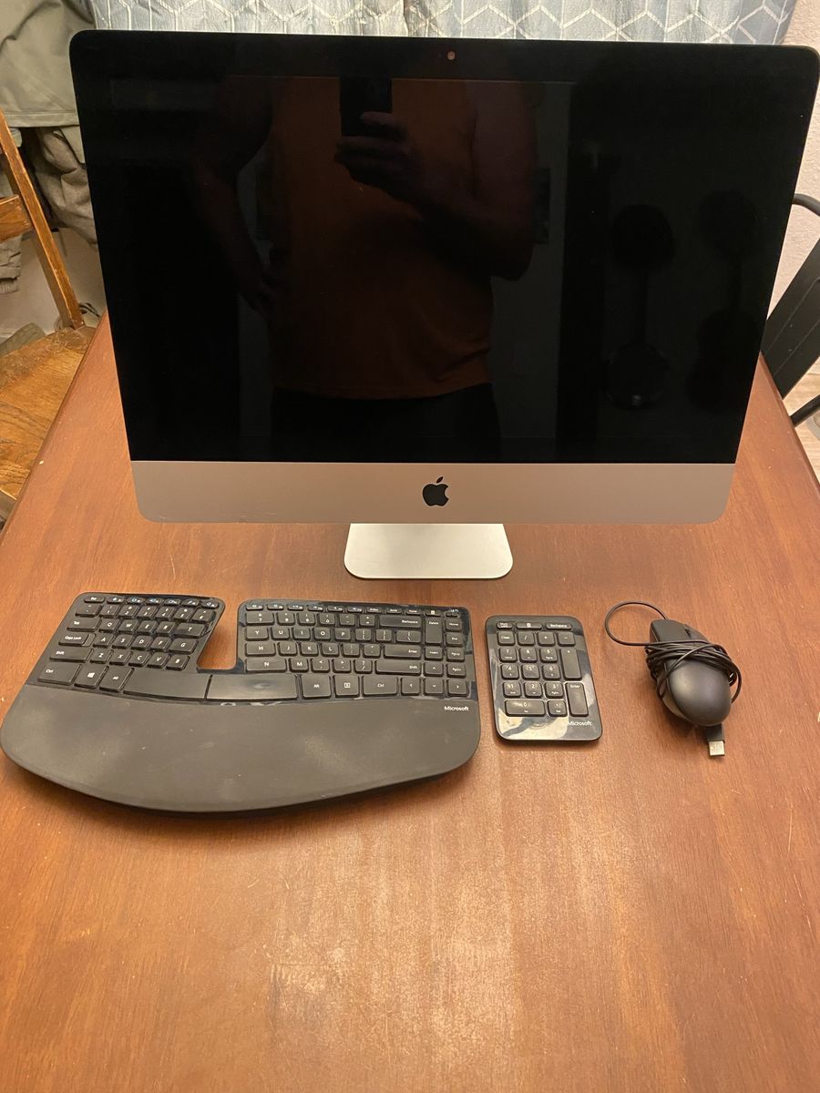 Apple iMac 21.5” Retina 4K (Late 2015)