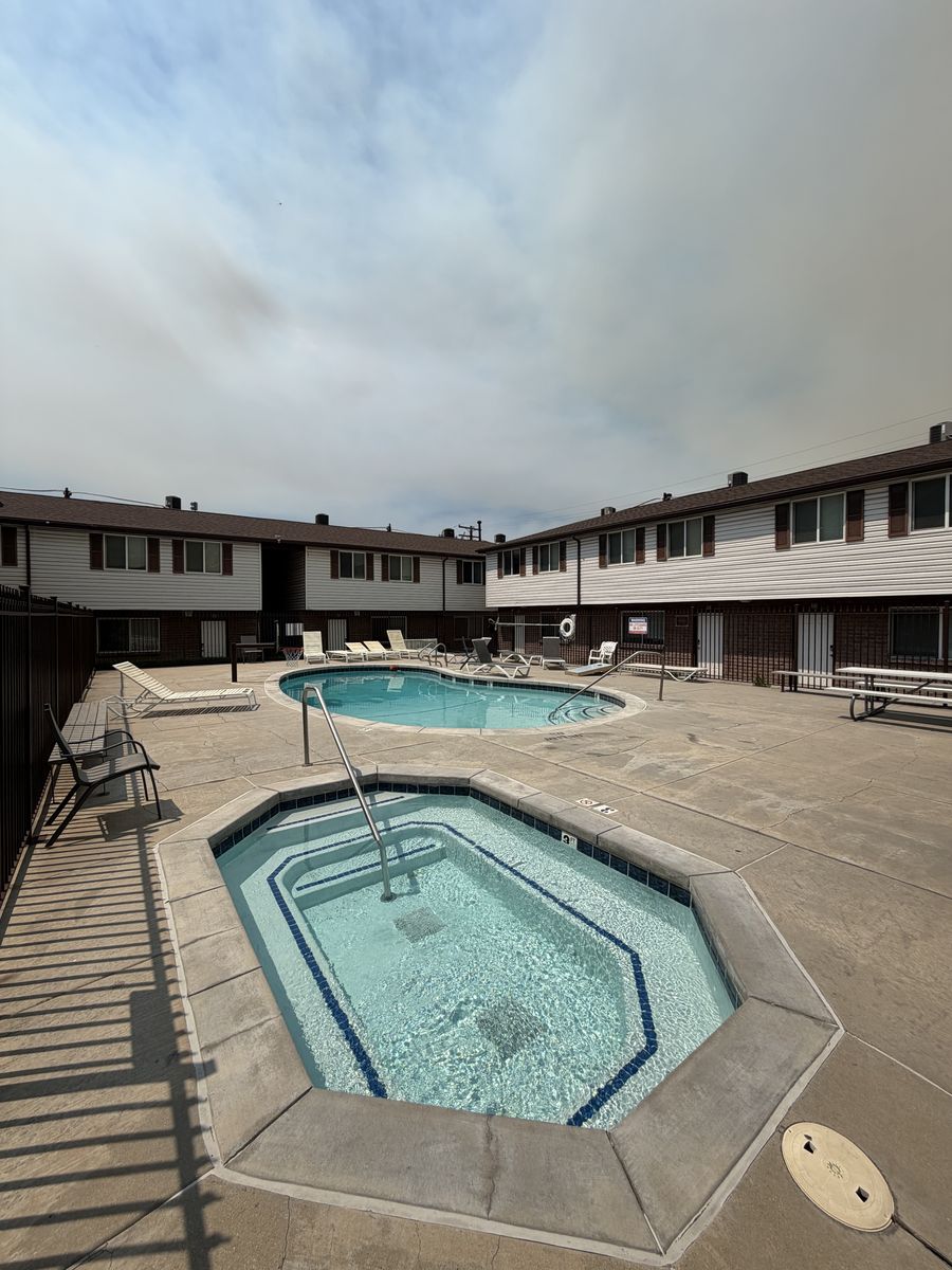 2 MENS SPOTS AT SPARKS II FOR FALL