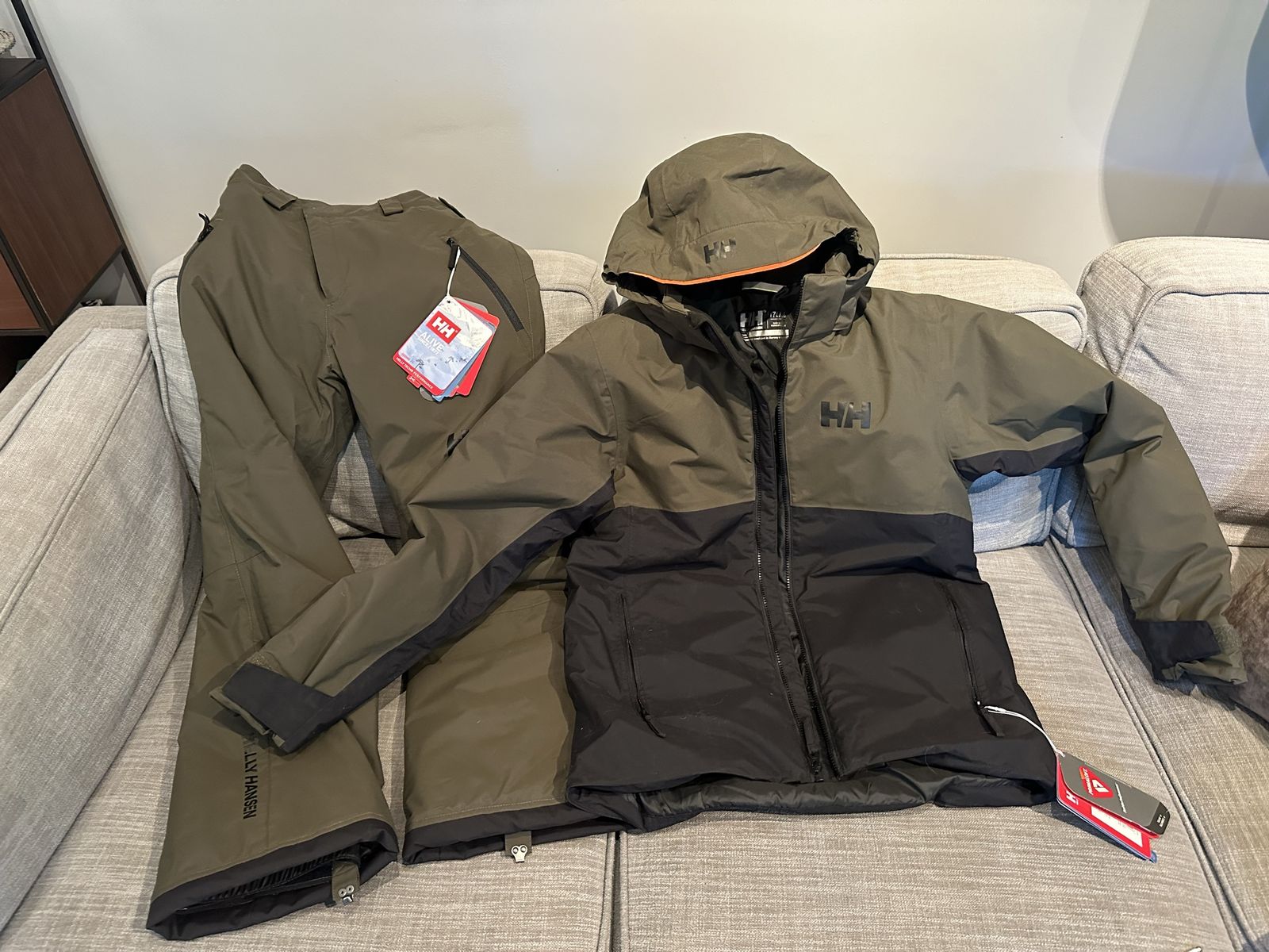 Helly Hansen - Boys ski jacket and pants