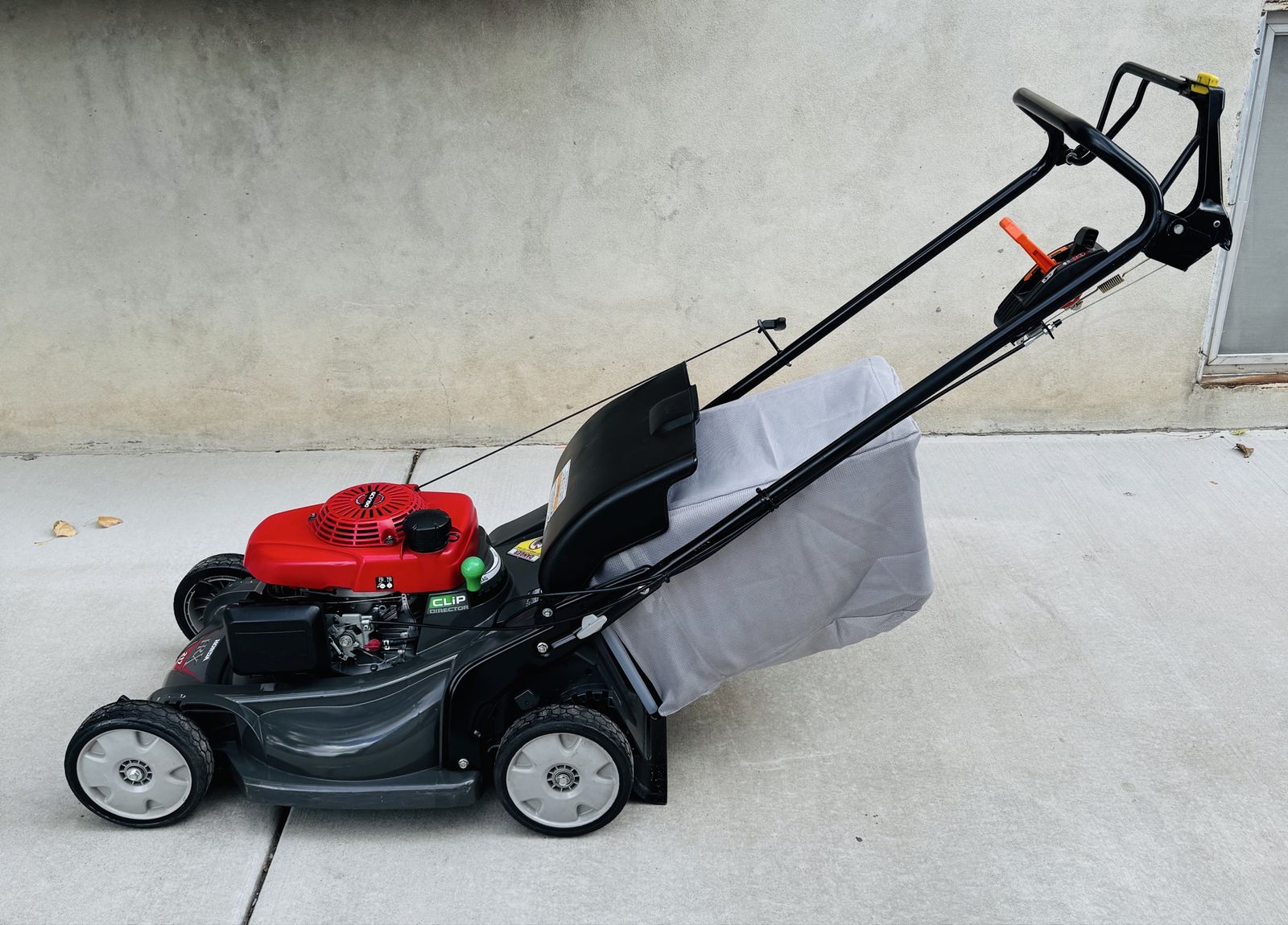 Honda HRX217 Premium Self-Propelled Lawn Mower