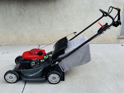 Honda HRX217 Premium Self-Propelled Lawn Mower