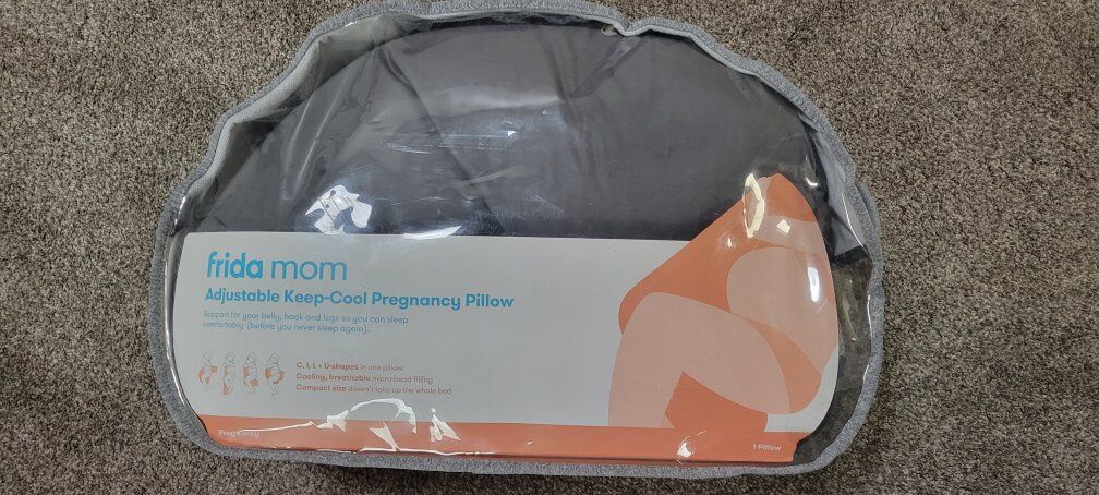 FridaMom pregnancy pillow