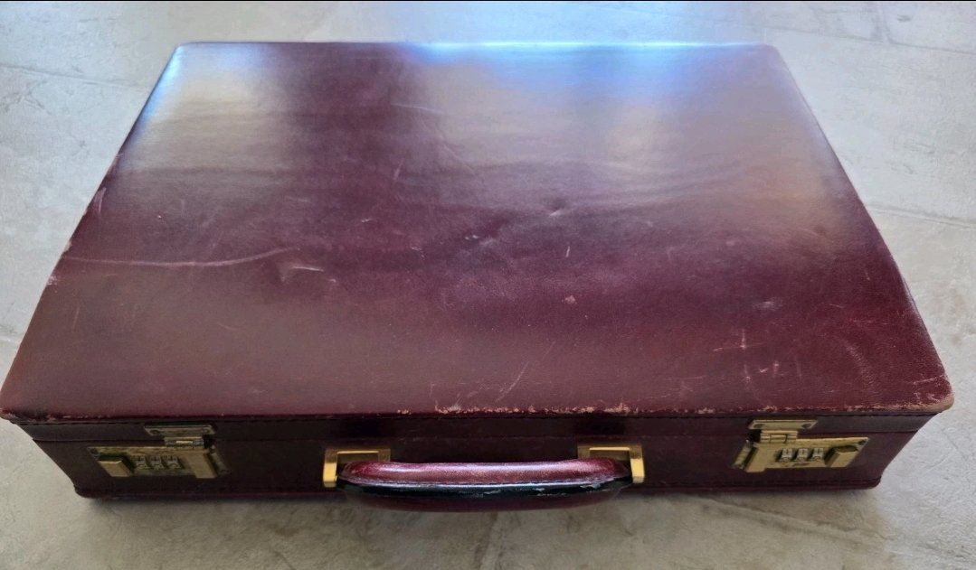 Tumi Men's 18" Leather Hard sided Briefcase W/Combination Locks Mahogany color