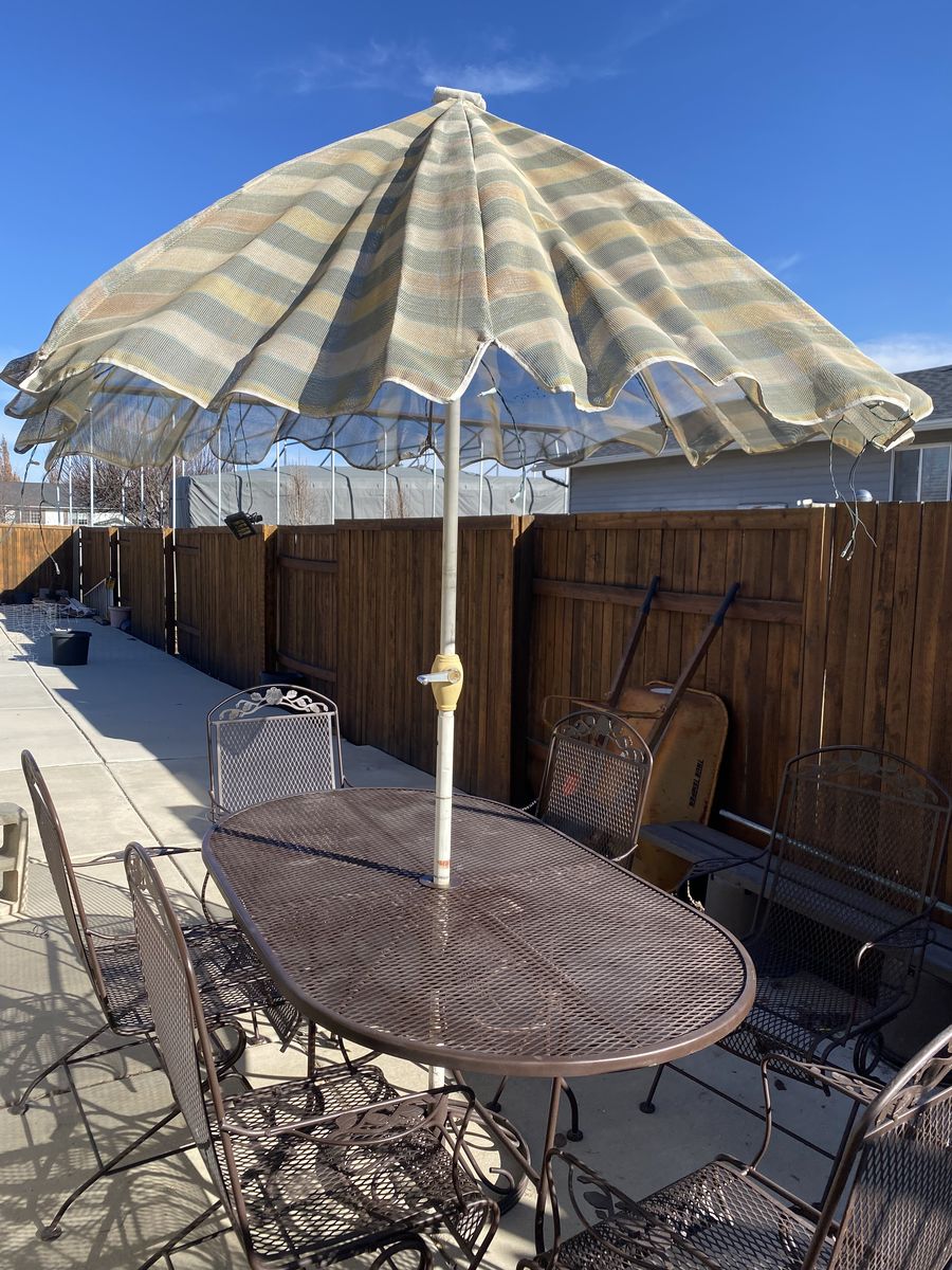 Outdoor Patio Dining Table, 6 Chairs & Umbrella