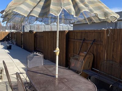 Outdoor Patio Dining Table, 6 Chairs & Umbrella