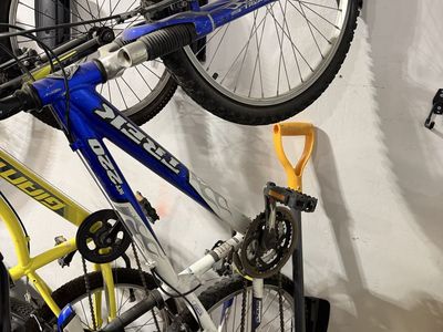 Trek 8220 Blue & White Mountain Bike - Adult Sized, Full Suspension, 26-inch Wheels
