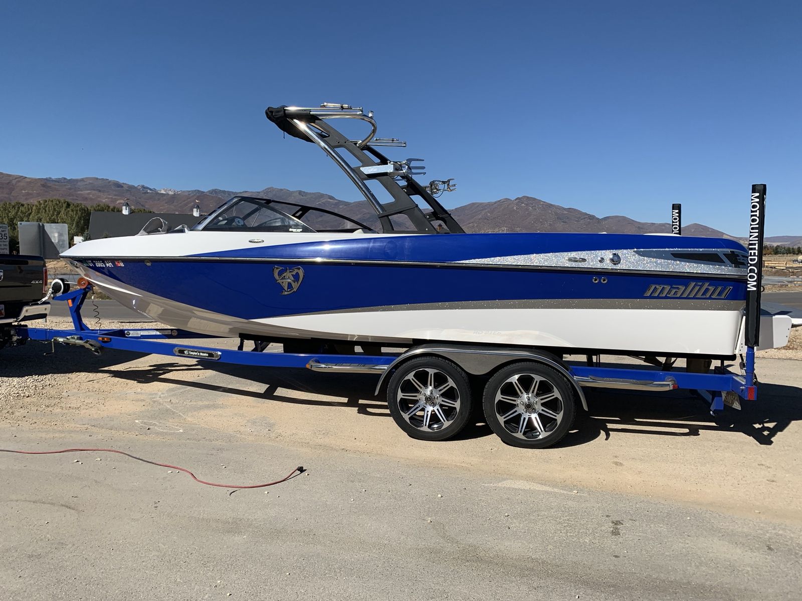 2013 Malibu 25’ WakeSetter LSV
