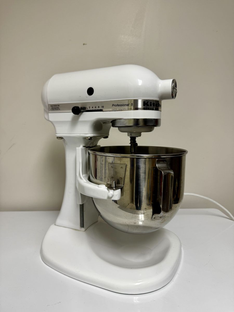 KitchenAid Professional 5 Plus Stand Mixer 5-Quart Bowl-Lift White