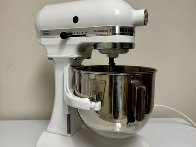 KitchenAid Professional 5 Plus Stand Mixer 5-Quart Bowl-Lift White