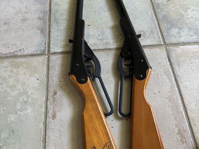 Set of 2 Daisy Buck Model 105 Lever Action BB rifles
