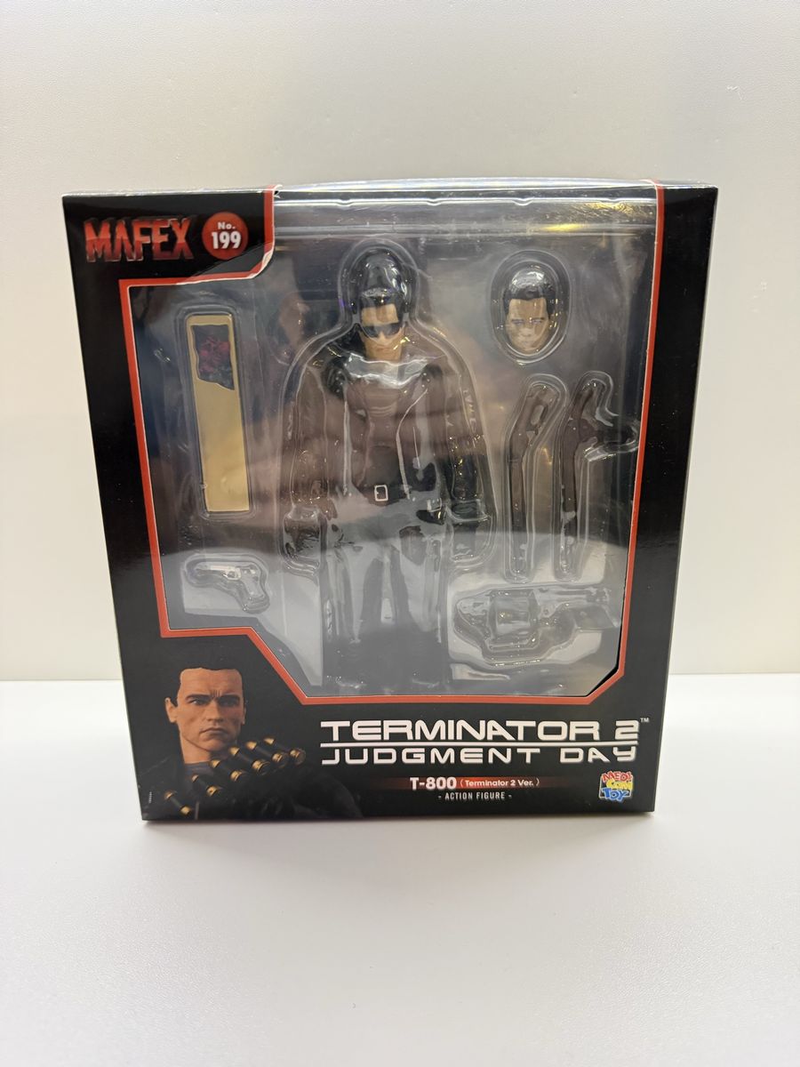 Mafex Terminator 2 T-800 Action Figure CIB