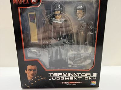 Mafex Terminator 2 T-800 Action Figure CIB