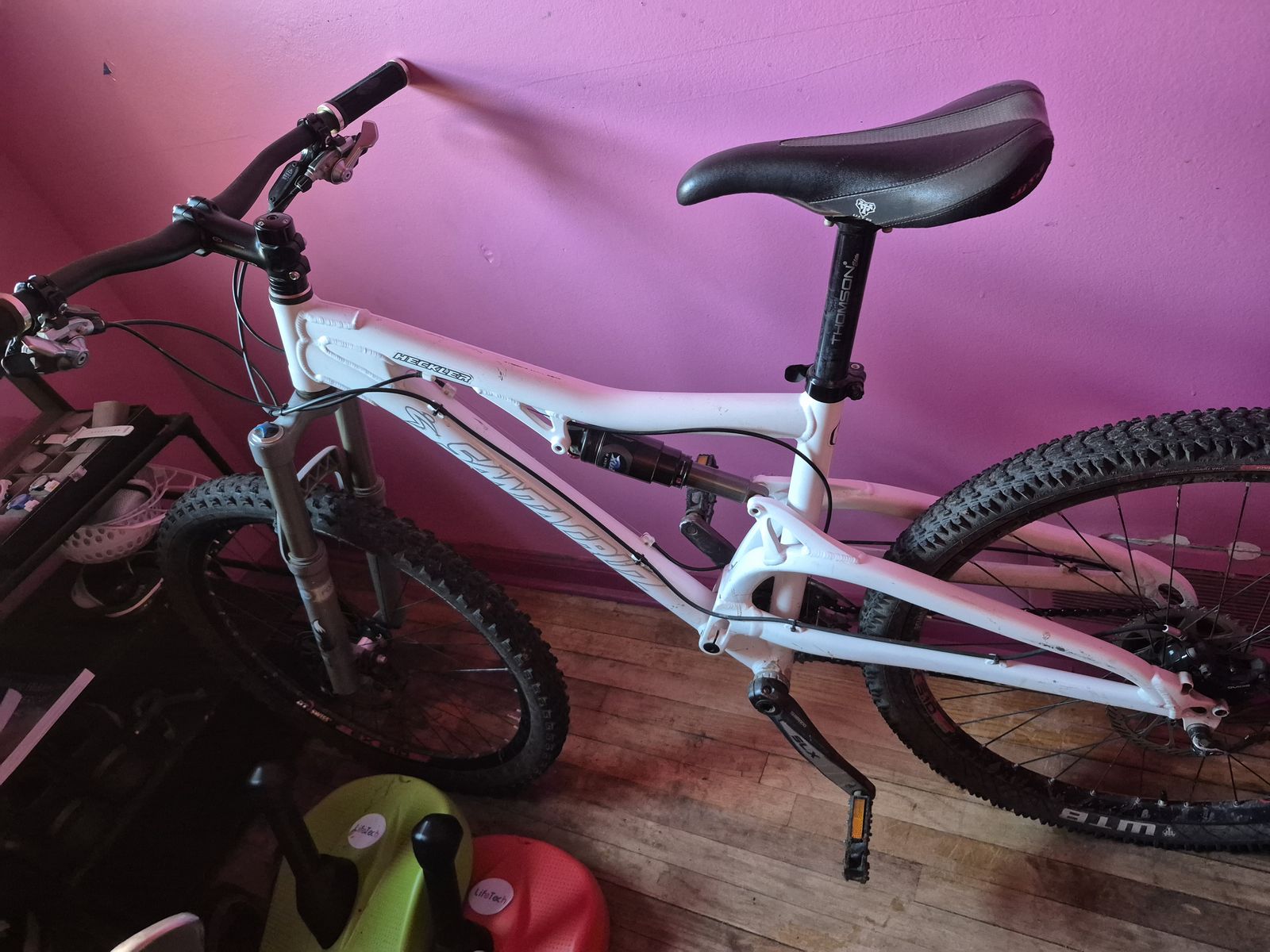 Santa cruz heckler medium