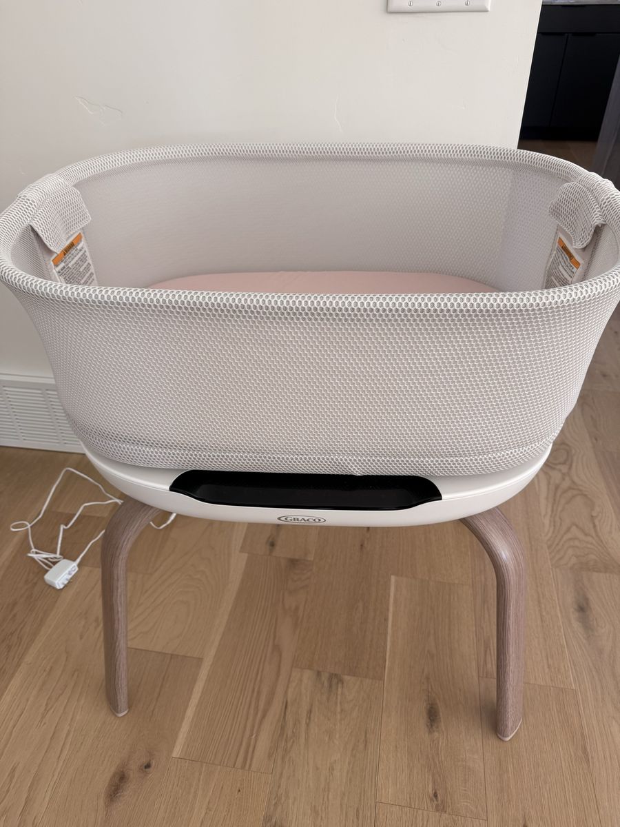 Graco Smart Sense Soothing Baby Bassinet