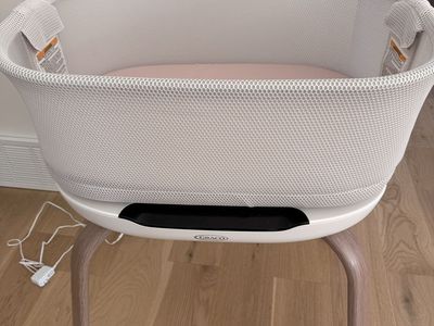 Graco Smart Sense Soothing Baby Bassinet