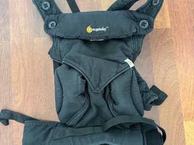 Ergobaby Black Ergonomic Baby Carrier