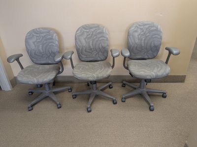 Chair with Arms - Grey Fabric Swivel Office Chair Quantity 3.