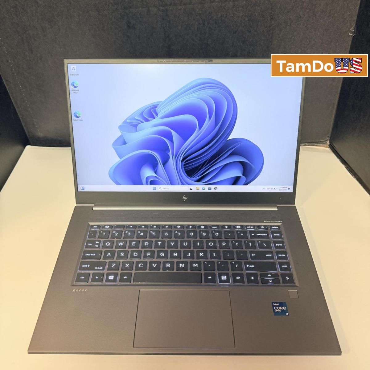 HP ZBook Studio 15.6" G8 Mobile Workstation, i7-11850H, 32GB, 1TB, RTX A2000