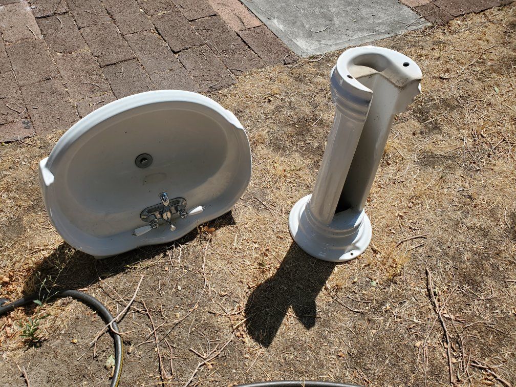 White Porcelain Pedestal Sink with Faucet