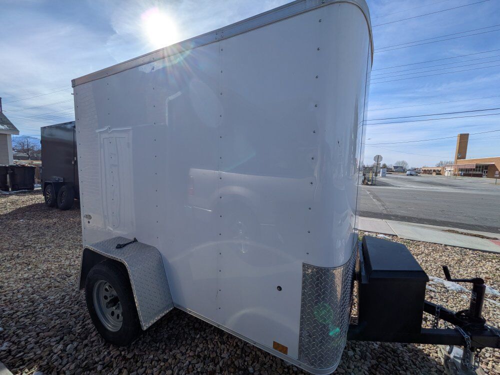 2023 Look 5' x 8' enclosed trailer