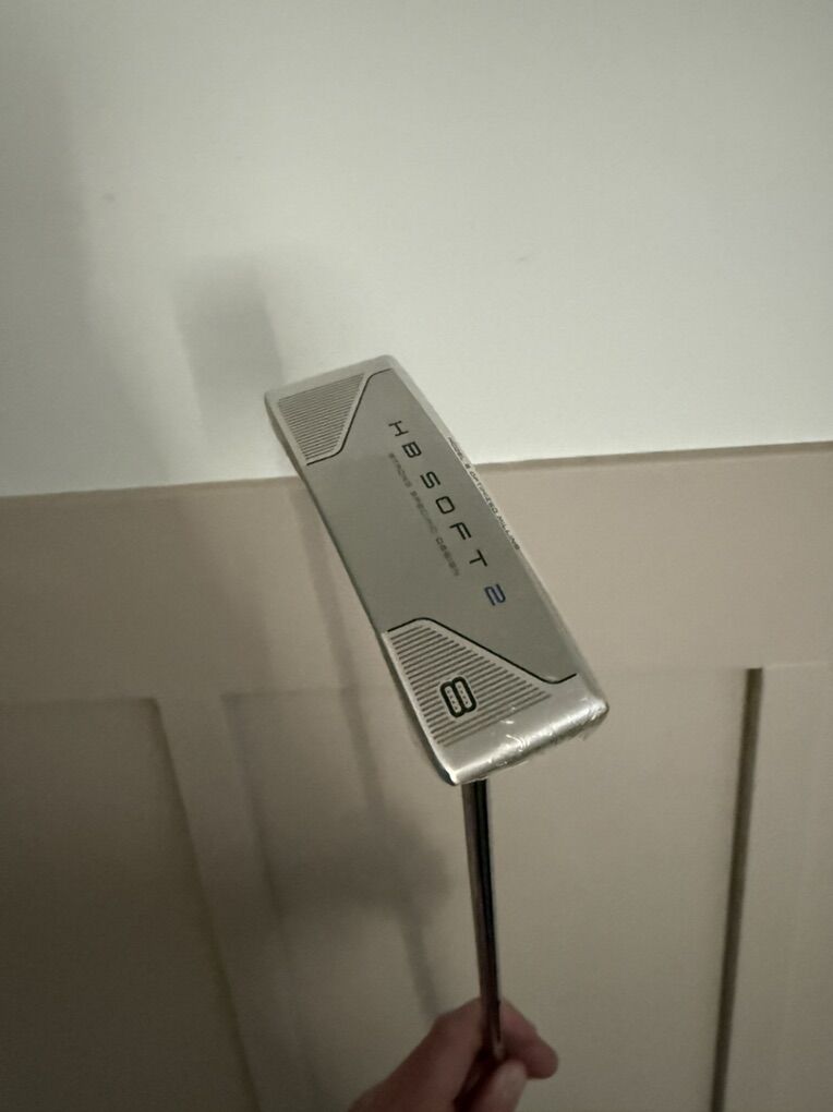 New Cleveland HB Soft 8 Center Shaft Putter