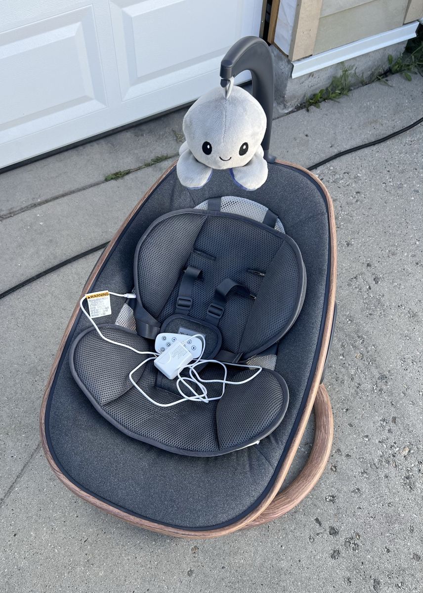 Trimigo Baby Swing for Infant - Great Condition