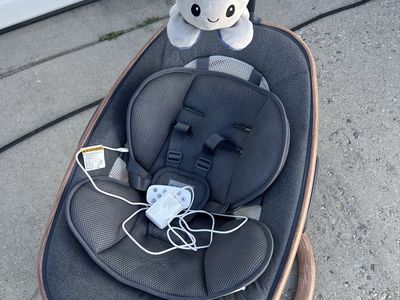 Trimigo Baby Swing for Infant - Great Condition