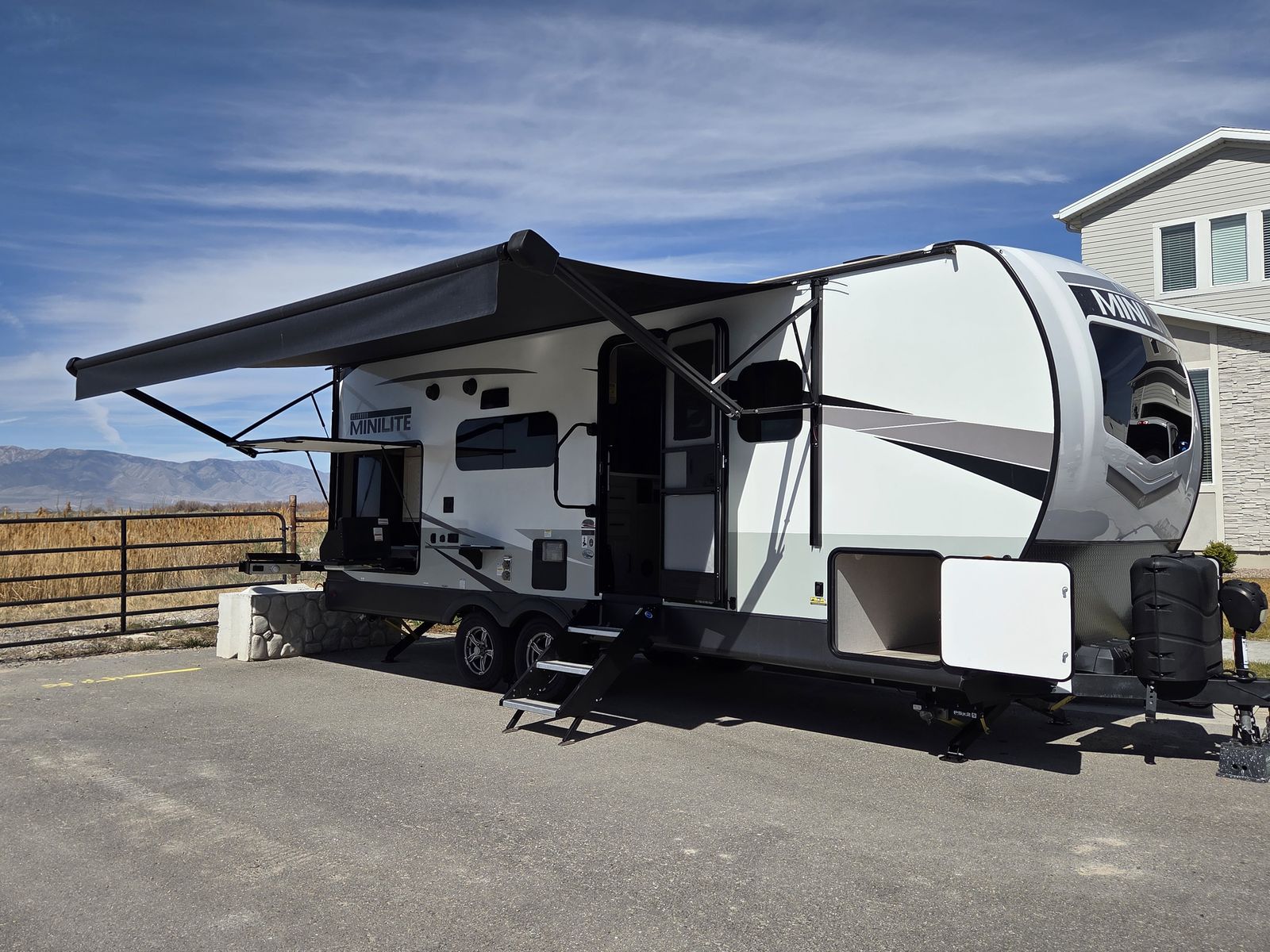 2024 Forest River Rockwood Mini Lite 2513S -- $ 35,900 --