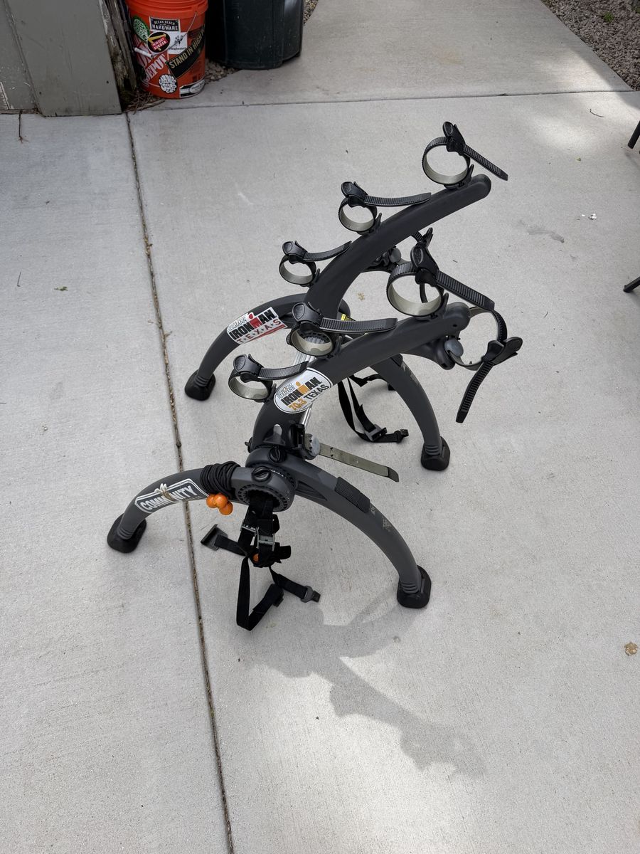 Saris Bones 3-Bike Trunk Rack - Black - Holds up to 3 bikes, excellent condition