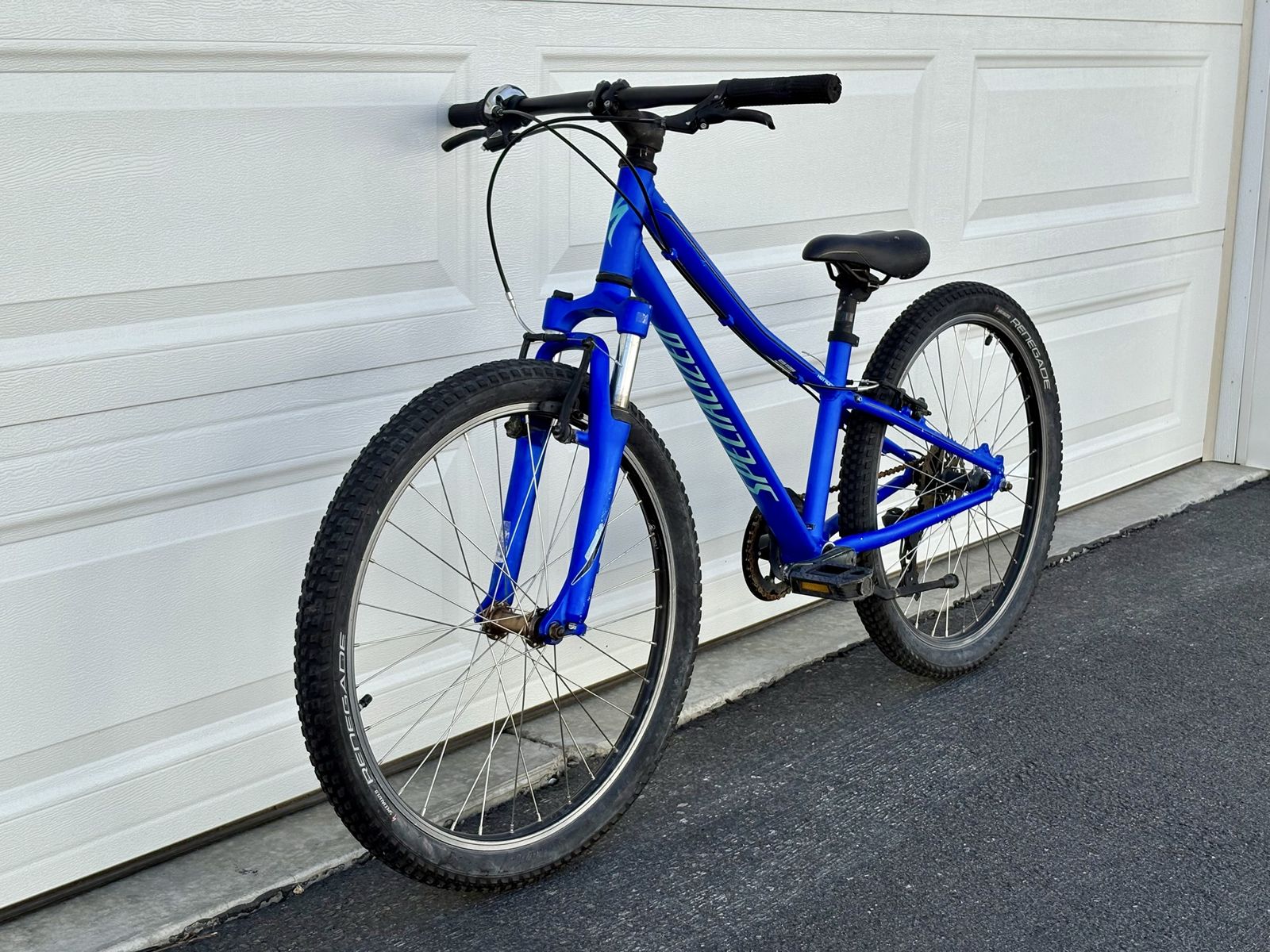 Specialized Hotrock 24 inch kids mountain bike 24” MTB youth junior bicycle