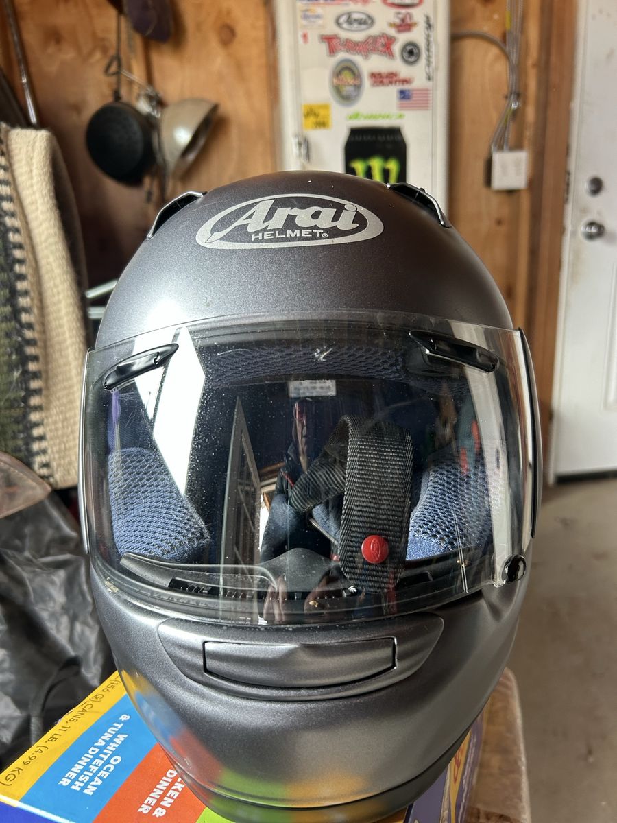 Arai Helmet Gray Full Face Motorcycle Helmet Size L 7 1/2-7 5/8 (59-60cm)