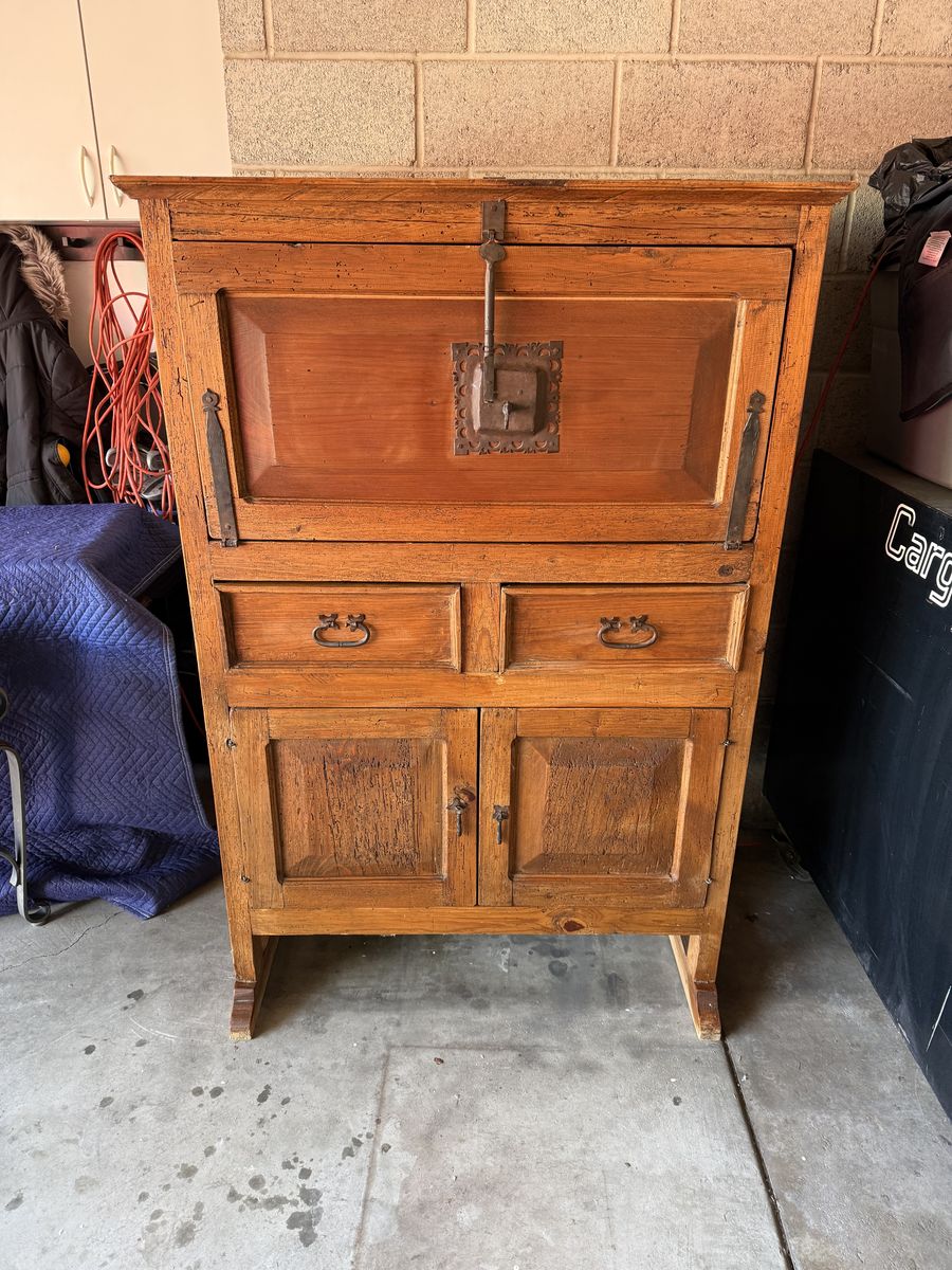 Vintage dresser -storage