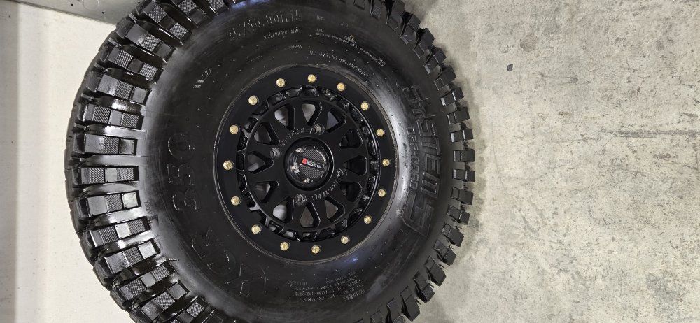 35in tires on beadlocks