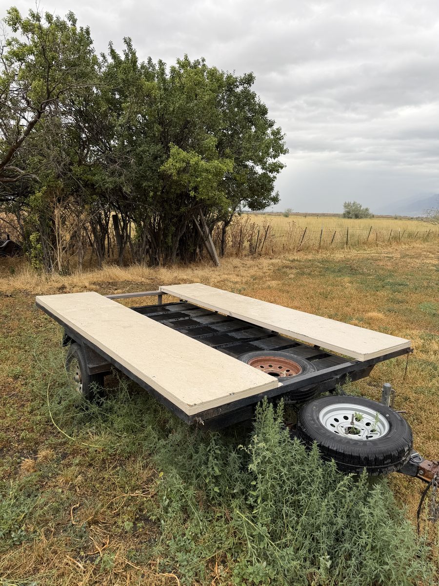 For sale raft and/or 4 wheeler trailer.