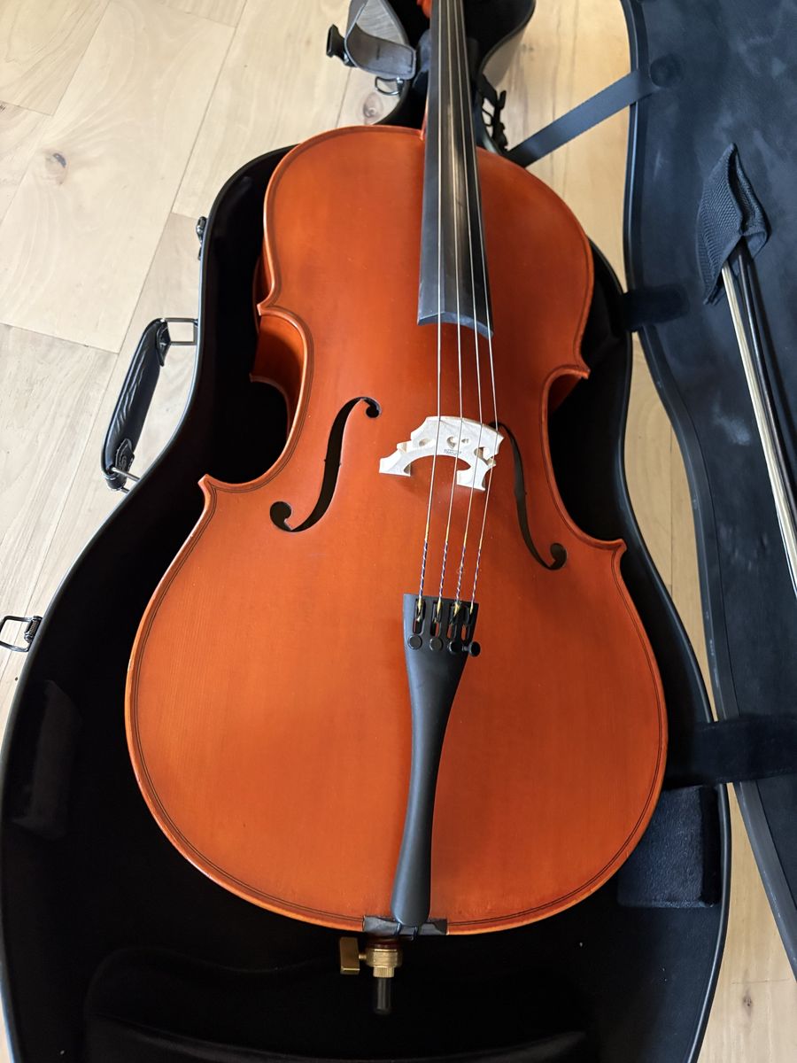 3/4 Cello with Hard Case - Excellent Condition Acoustic String Instrument