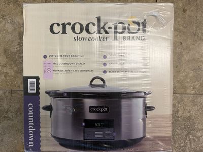 Crockpot 8 Quart Digital Slow Cooker - New Unopened