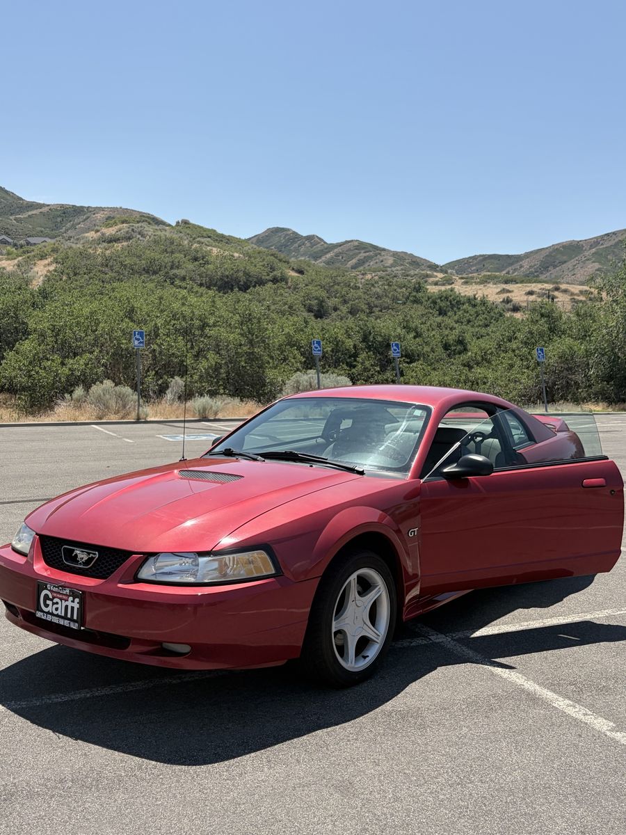 2000 Ford Mustang GT