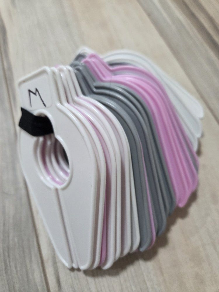 Clothing rack size dividers