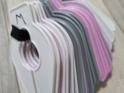 Clothing rack size dividers