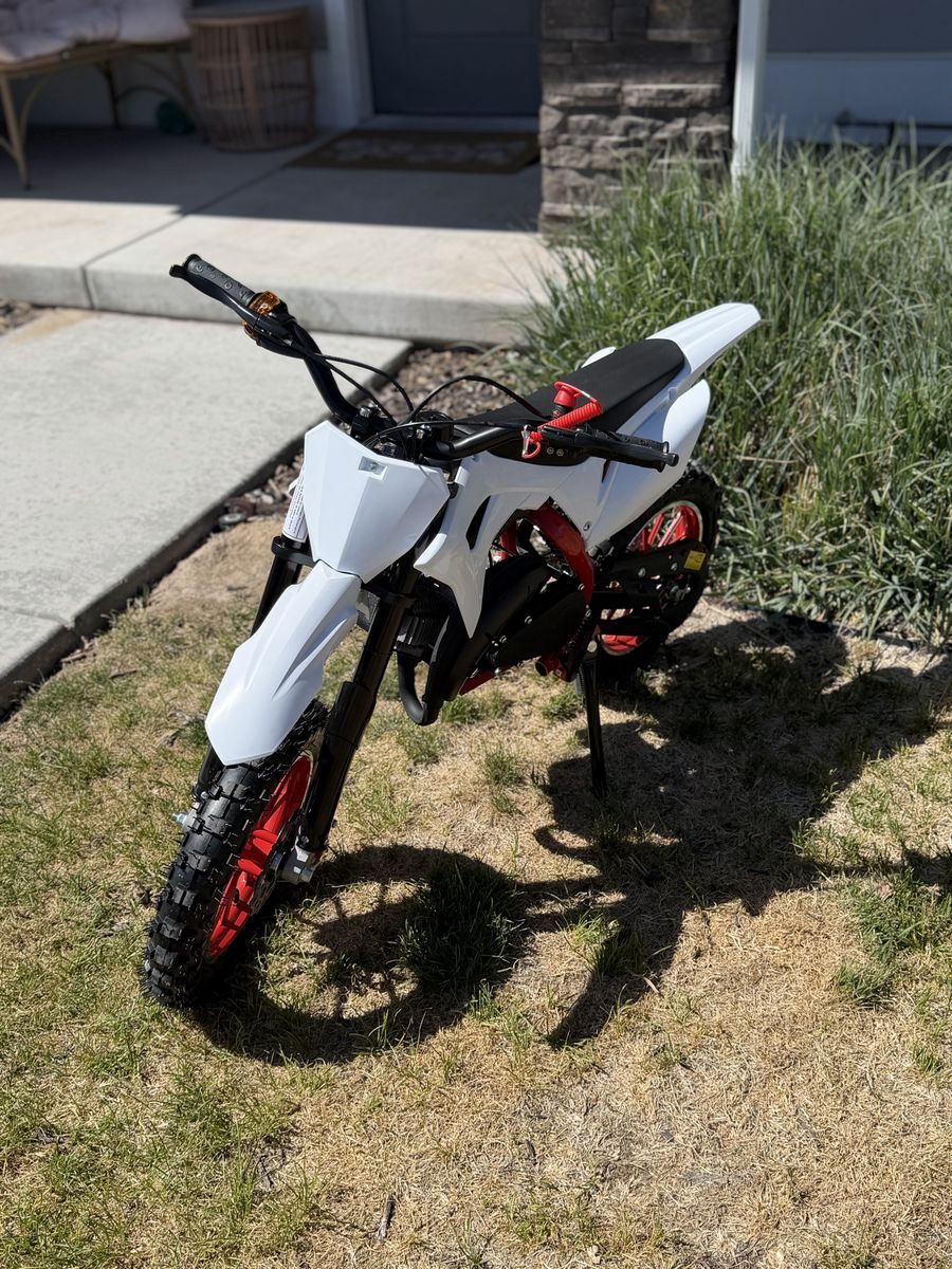 Brand new 50cc mini dirt bike great for kids