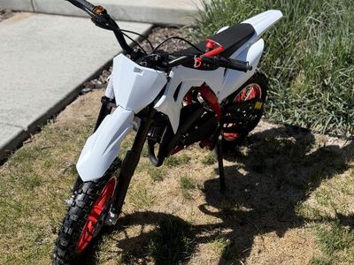 Brand new 50cc mini dirt bike great for kids