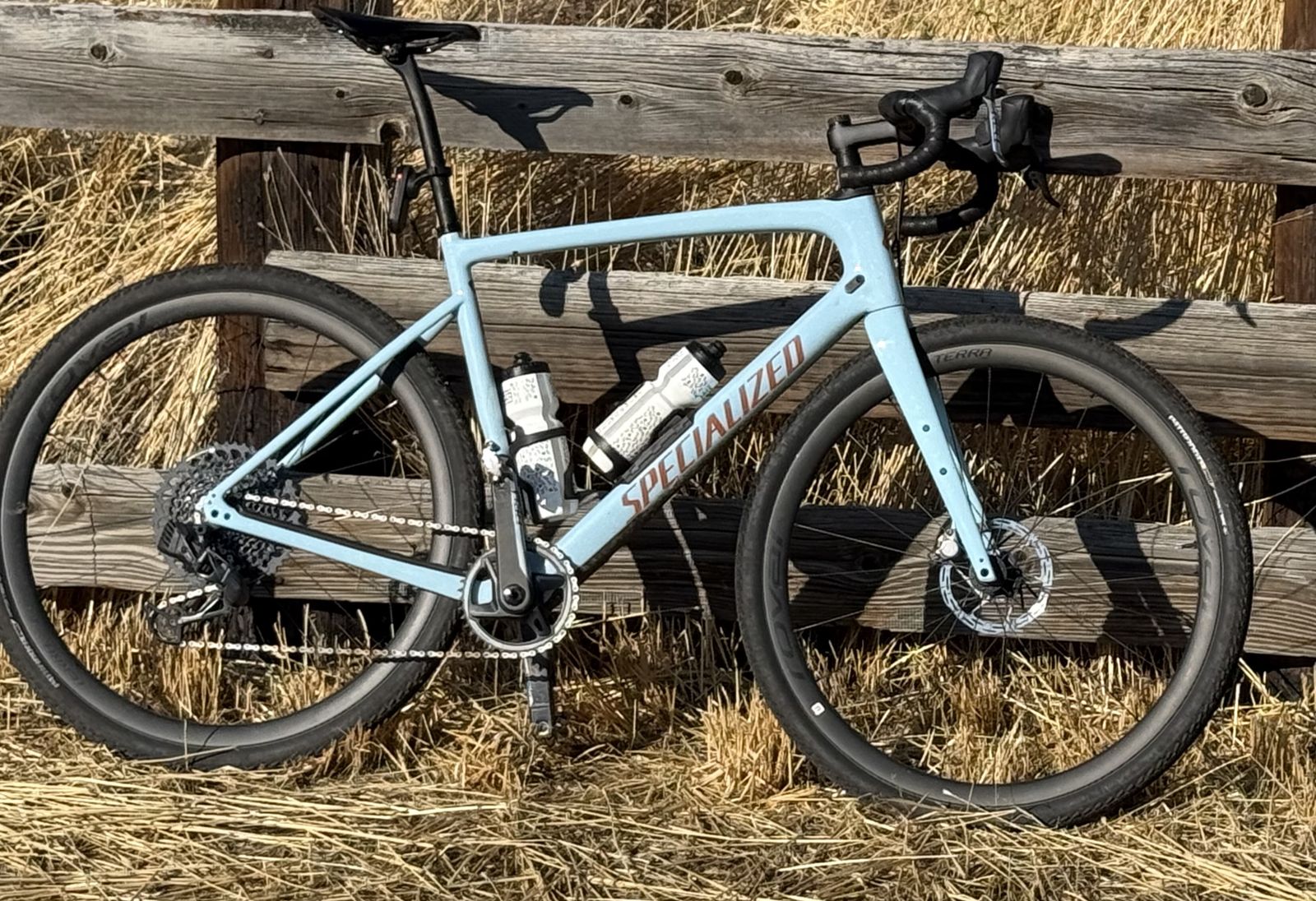 2023 Specialized Diverge Expert Carbon Gloss	w/SRAM Red Upgrades