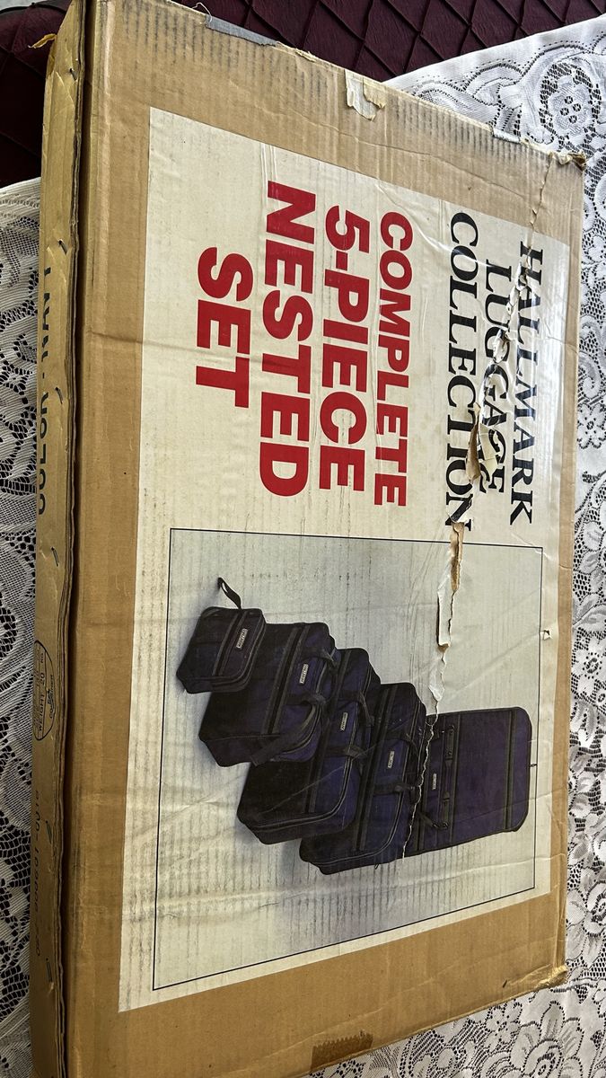 Hallmark Luggage Collection 3-Piece Nested Set - Unused Gray Travel Bag Set