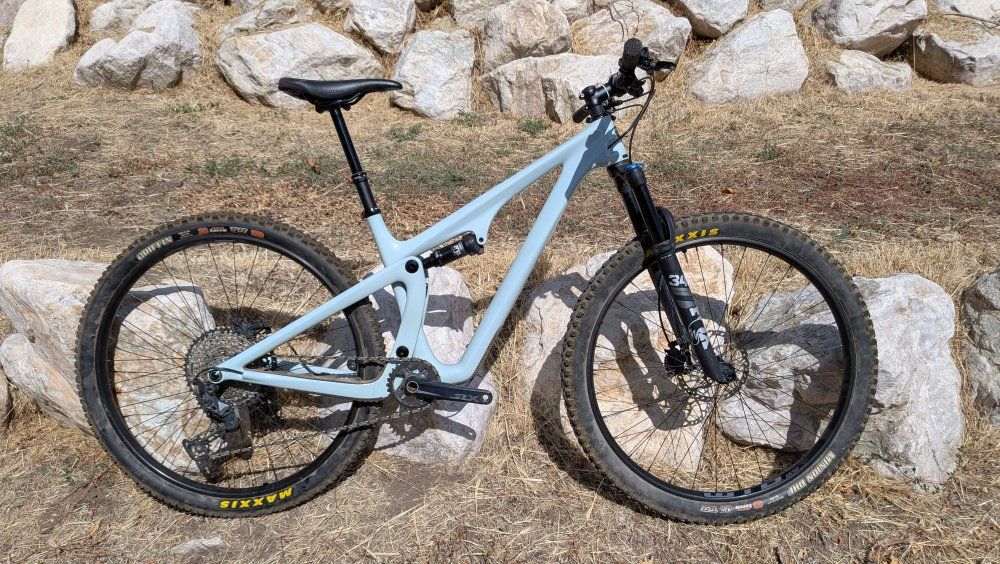 Yeti SB115 Mountain Bike with Fox Suspension & Shimano Components and ENVE Handlebar - Size Medium 