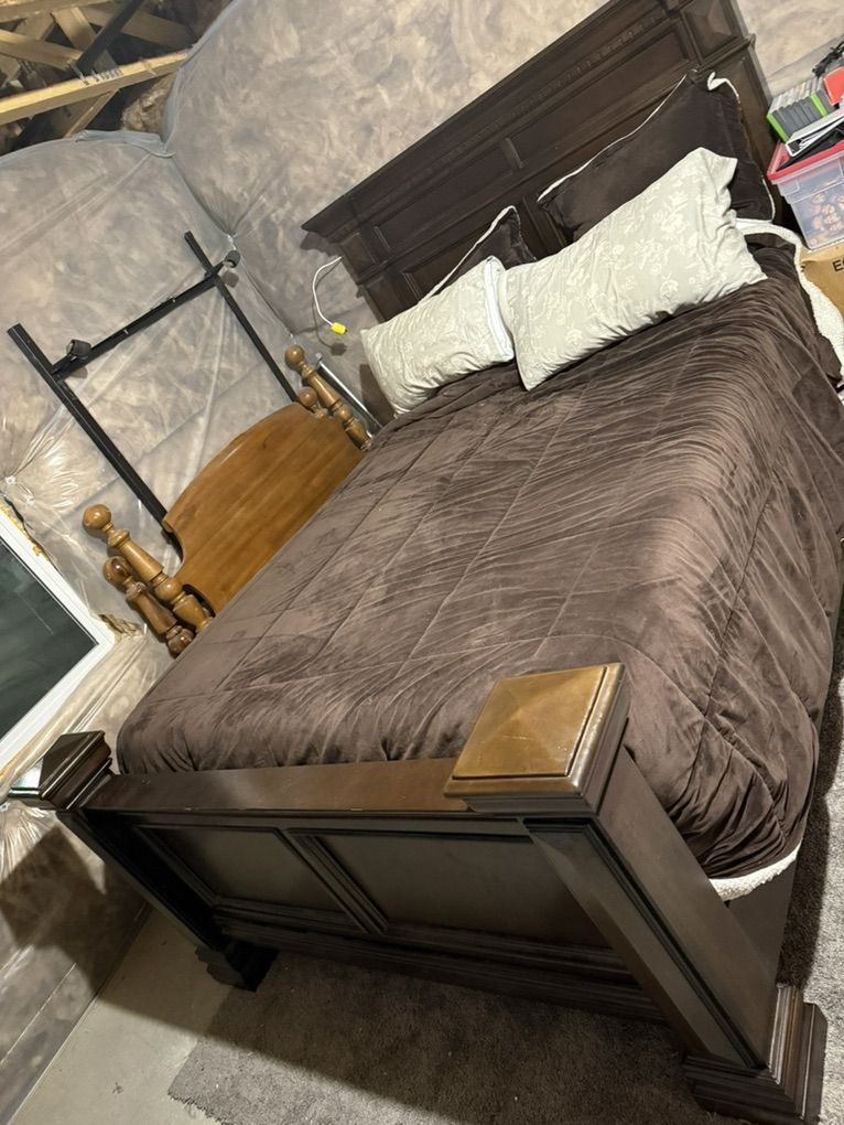 Queen Sized Bed Frame And Mattress