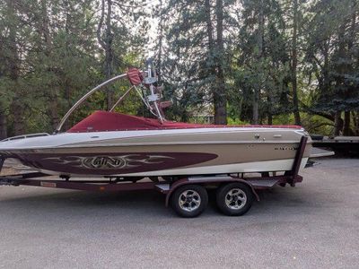 2004 Malibu Wakesetter LSV 23' wake boat. 8.1 liter big block and surf tabs